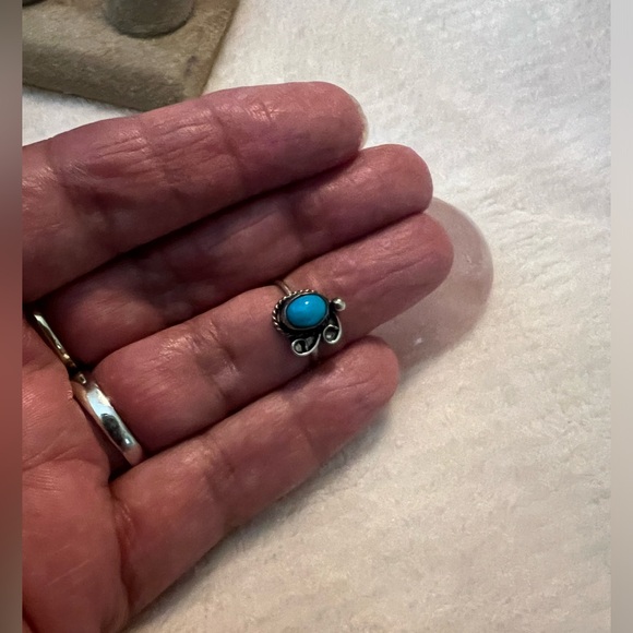 Rare Vintage Southwest Arizona Native Turquoise Sterling Silver Ring - Picture 4 of 6